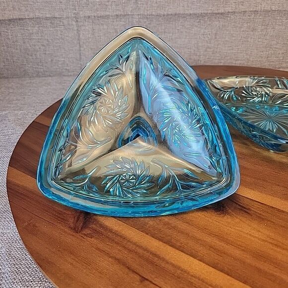 Vintage Hazel‎ Atlas Capri Blue Glass Pinwheel Triangle Lidded Candy Dish MCM - Picture 8 of 11